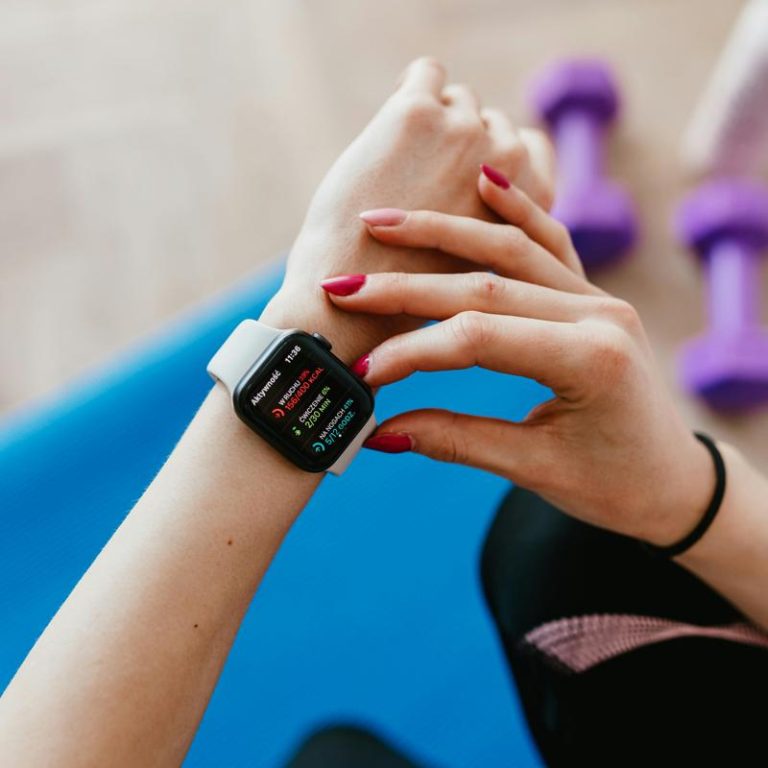 Fitness-tracker-b99d178d19544cd2a9776c8f02cbbc00