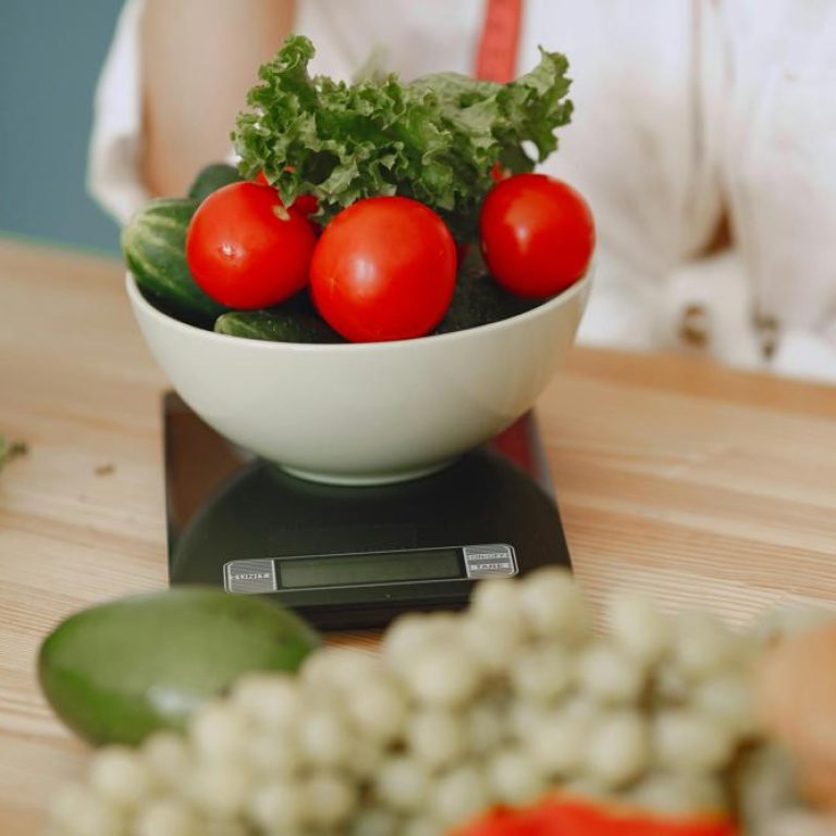 Food-scale-89de5182730944df83a4b07dd0f4fe37